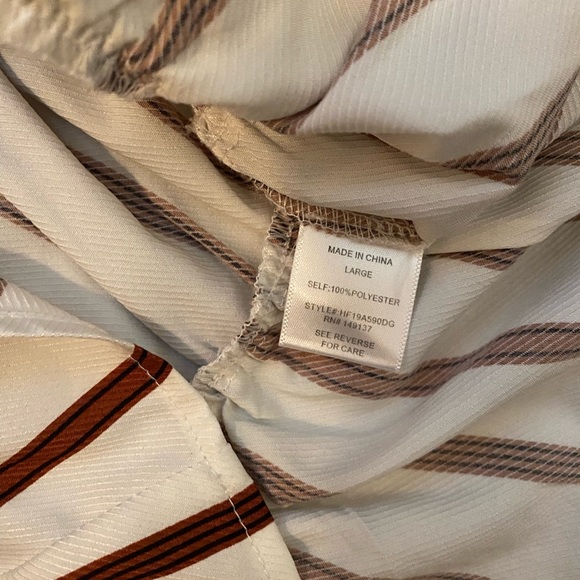 V Neck Blouse w/functional Buttons - Picture 3 of 4